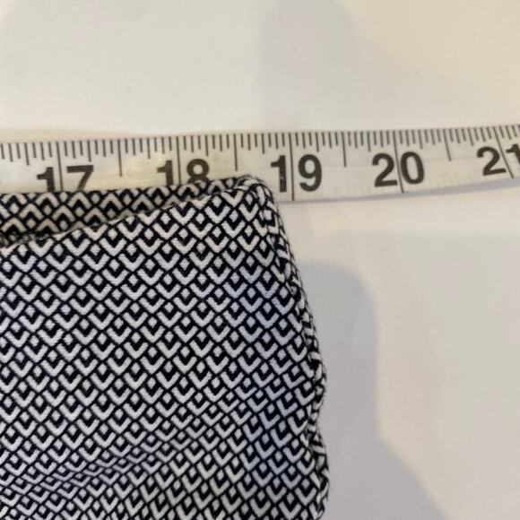 Chico’s Navy/Black White All Over Print Geo Stretchy Ankle Legging EUC Sz 16 - Picture 8 of 11